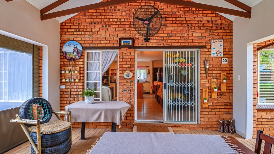 3 Bedroom Property for Sale in Safari Gardens North West